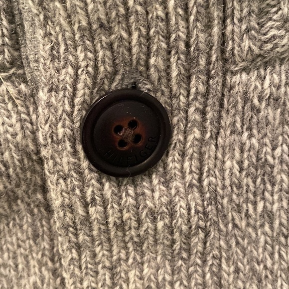 Men’s Tommy Hilfiger Sweater - Picture 4 of 9